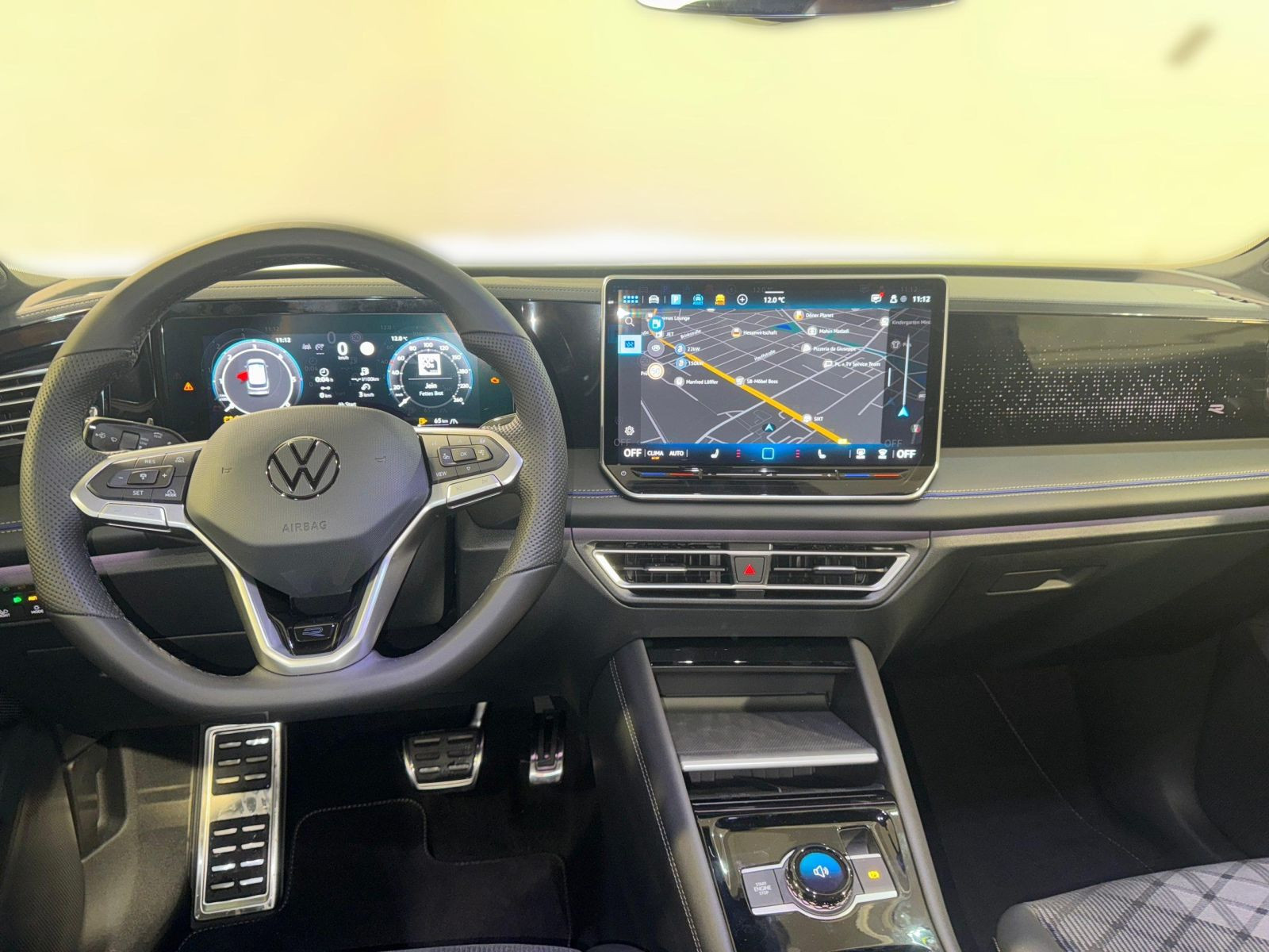 Tiguan R-Line 2.0 TDI 4M DSG PANO+AHK+NAVI+KAMERA+IQ-LIGHT