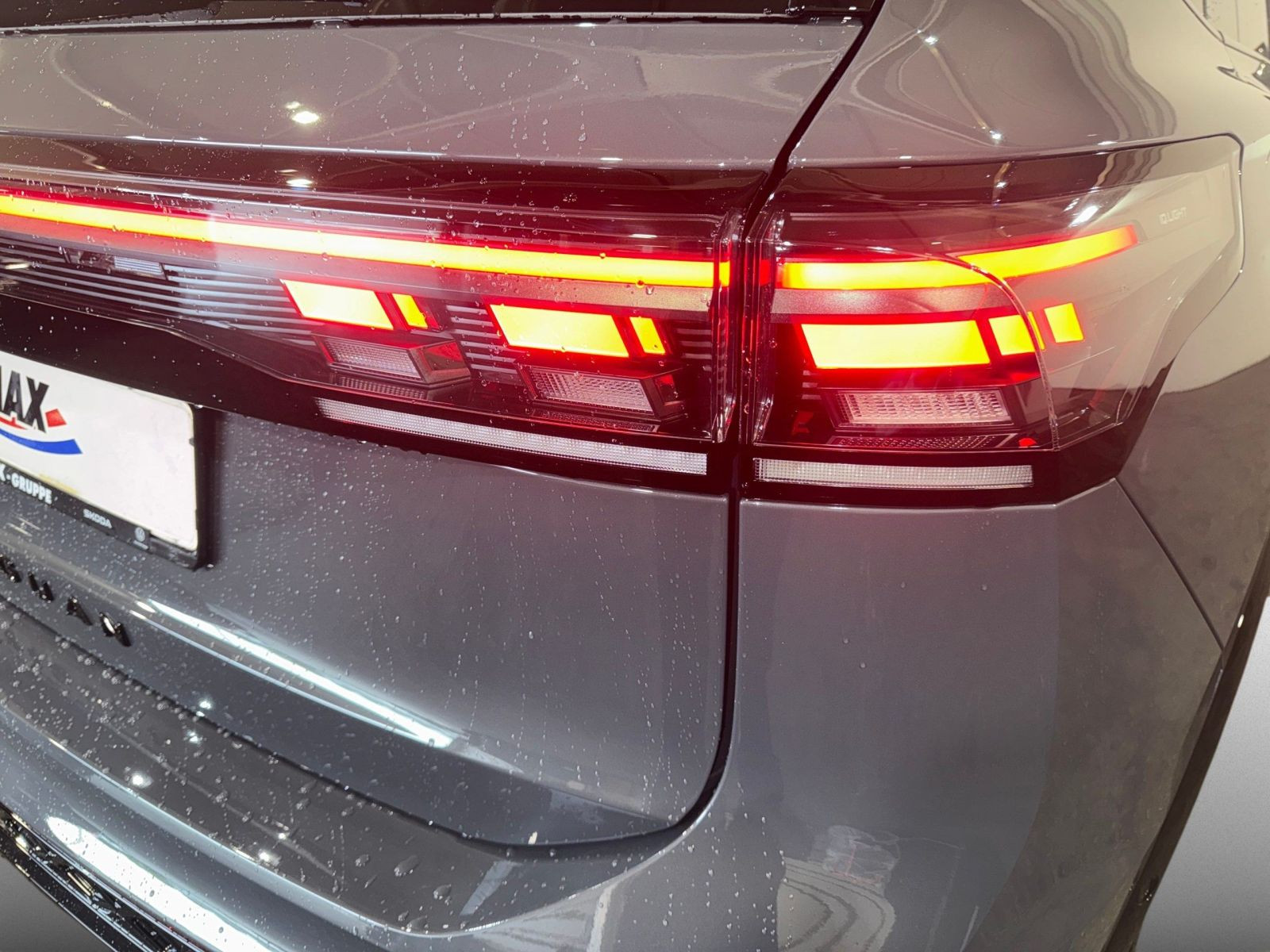 Tiguan R-Line 2.0 TDI 4M DSG PANO+AHK+NAVI+KAMERA+IQ-LIGHT