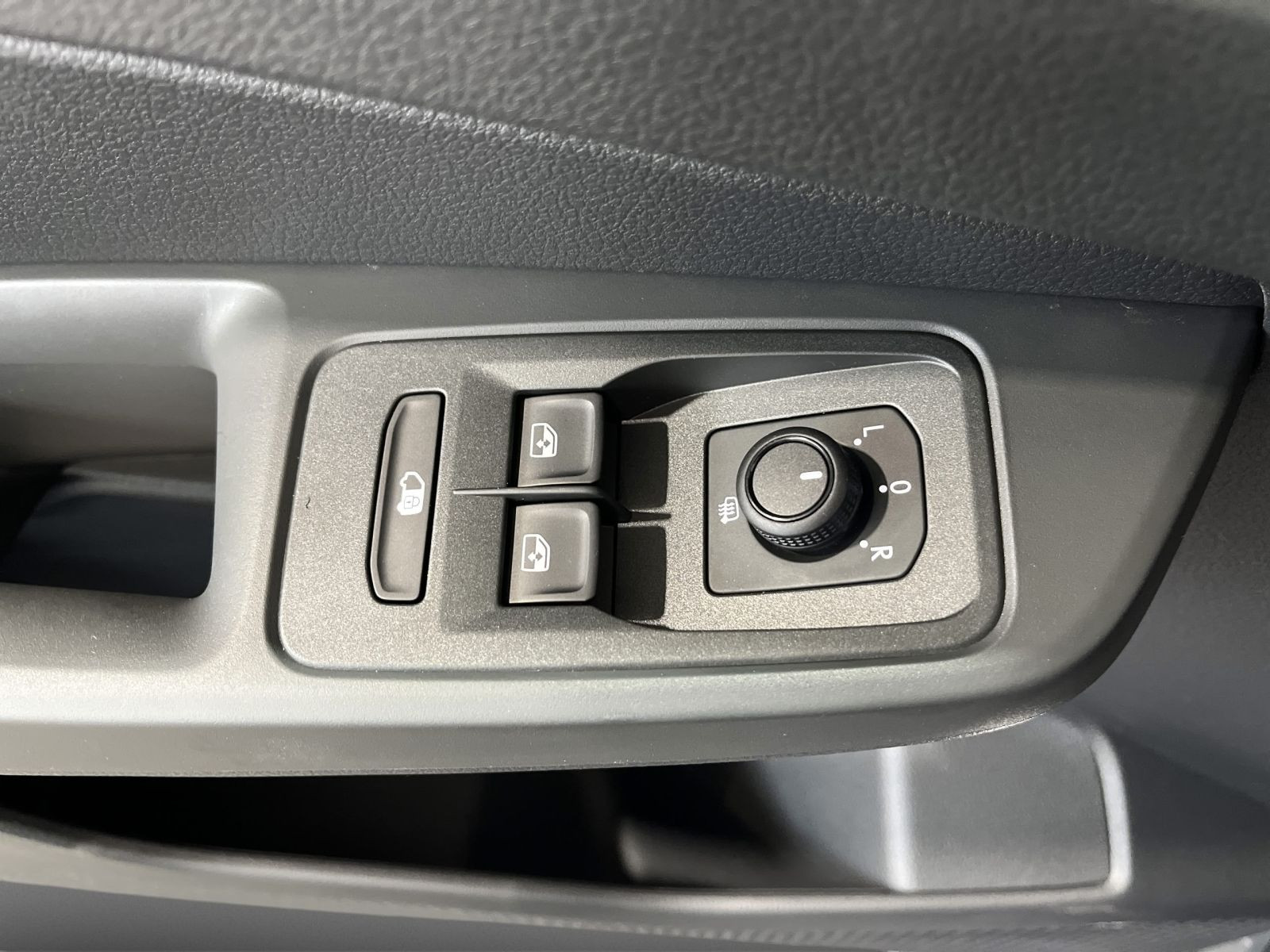 Caddy Cargo 2.0 TDI 90 kW*AHK*APP*HOLZBODEN