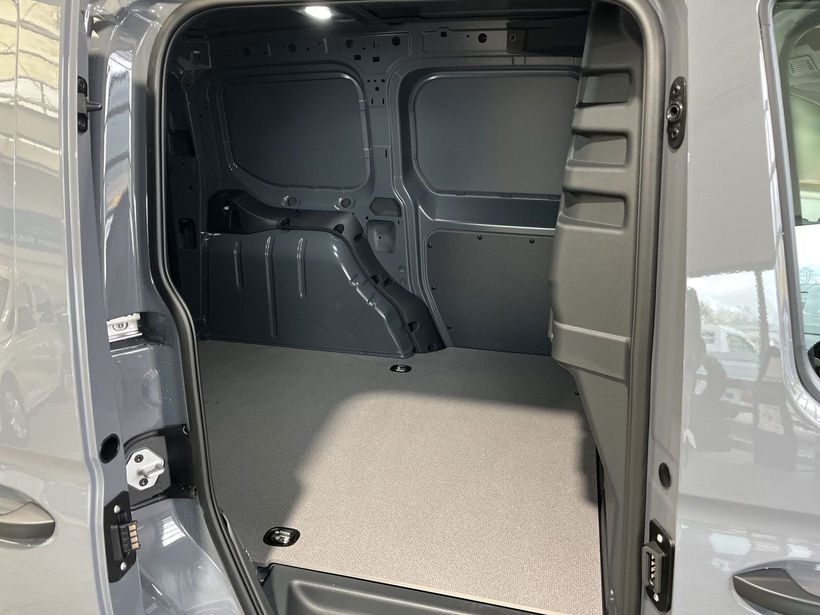 Caddy Cargo 2.0 TDI 90 kW*AHK*APP*HOLZBODEN