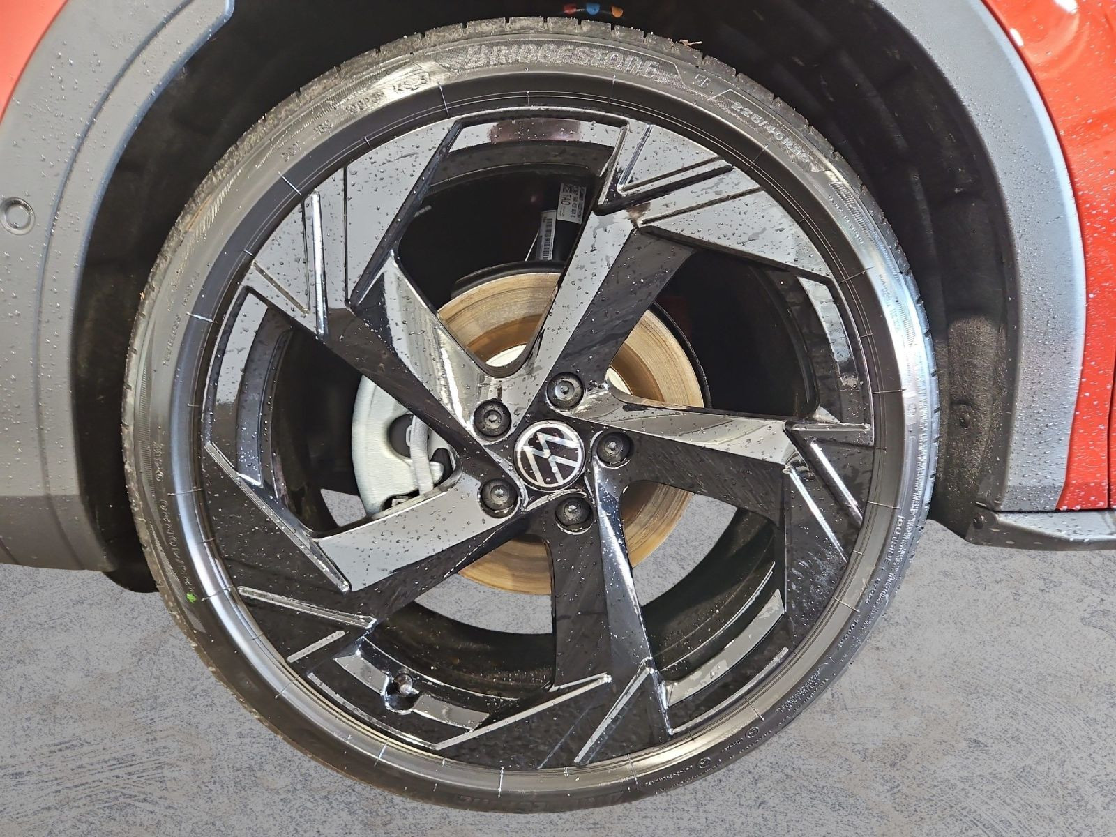 T-Roc R-Line 1.5 l eTSI DSG LEDER+PANO+AHK+HARMAN-KARDON