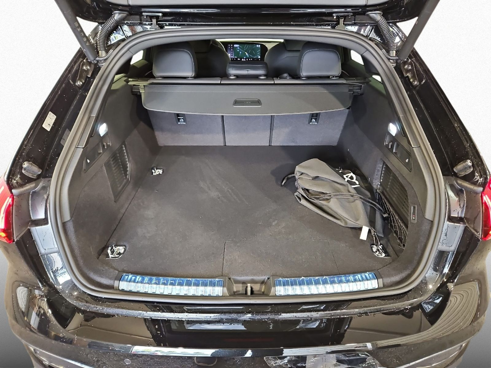 A5 Avant e-hybrid quattro +0,5% VeSt*B&O*AHK*TECH-PLUS*