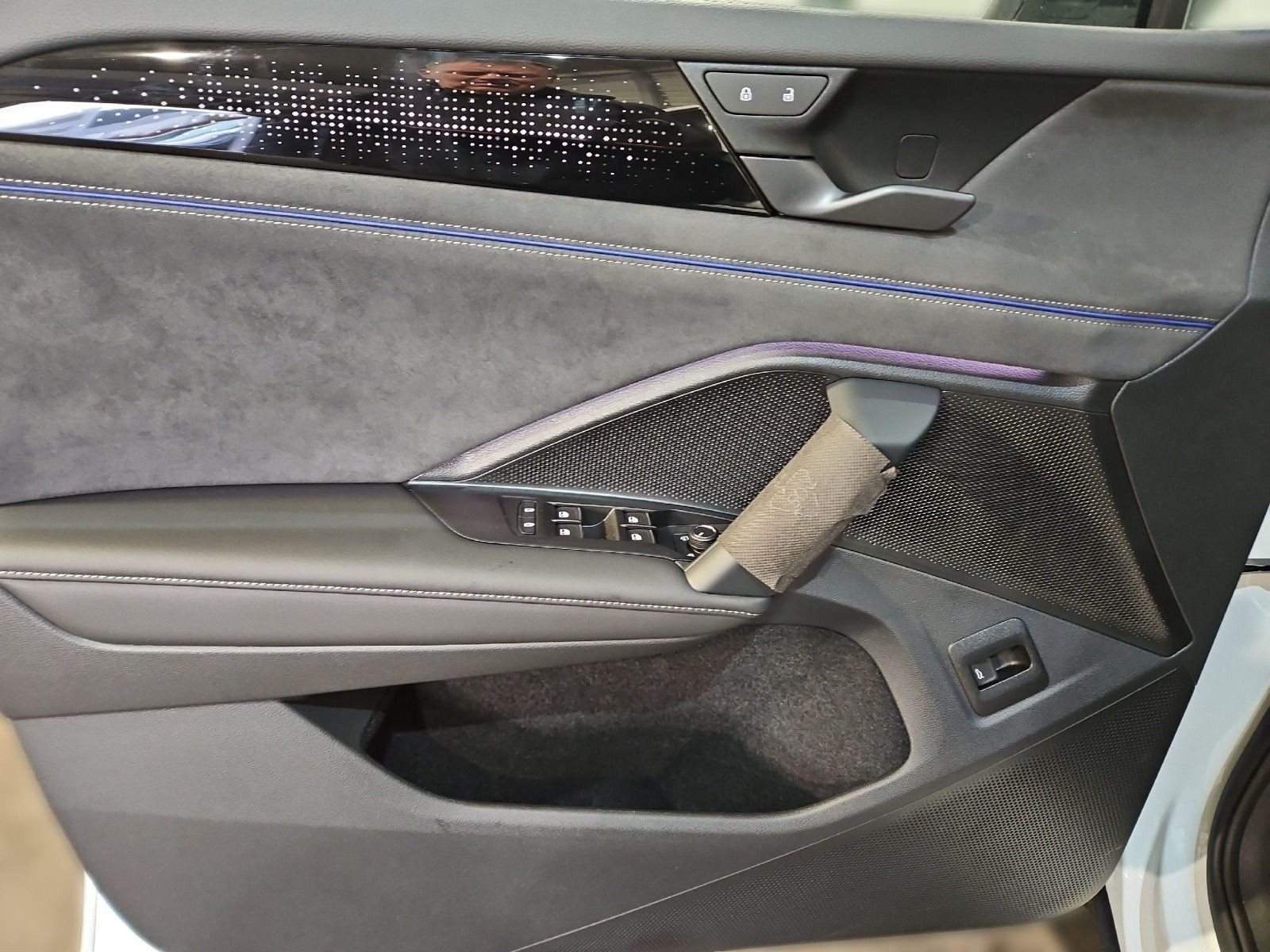 Tayron R-Line 2.0 TDI 4M DSG AHK+PANO+LEDER+HUD+STANDHZ