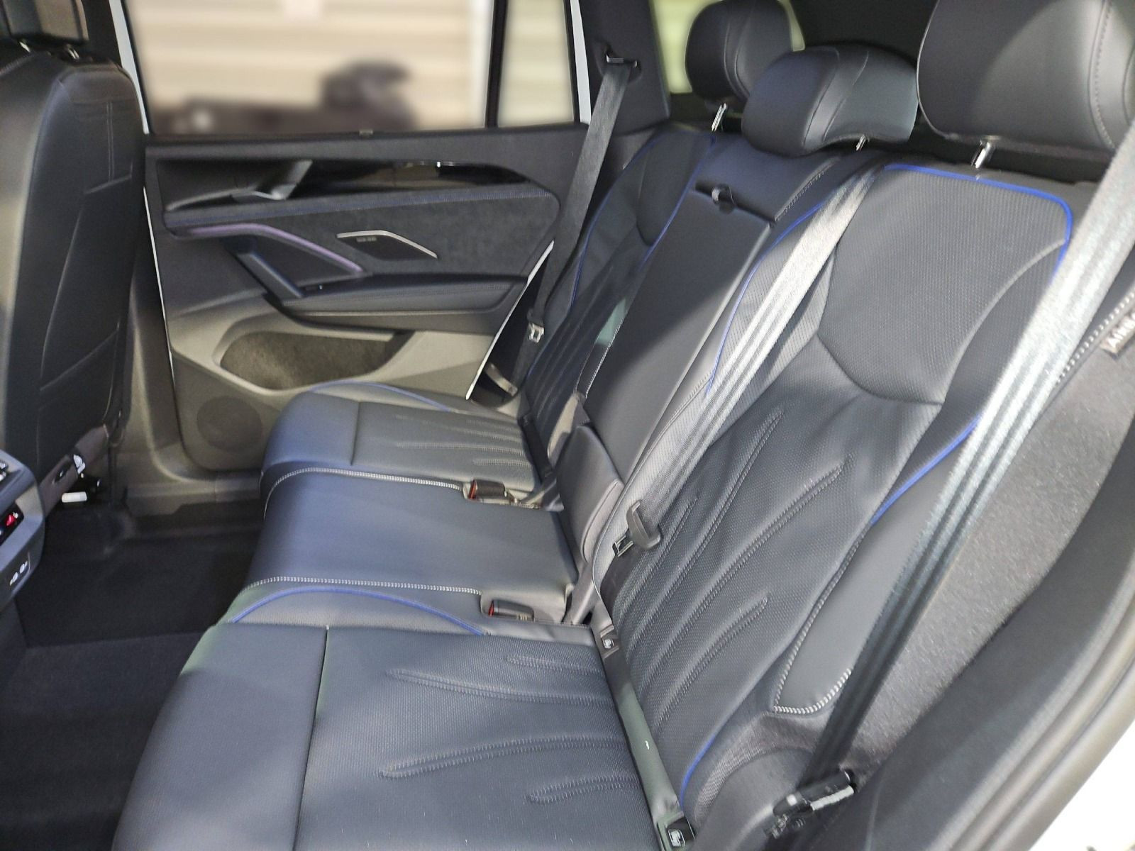 Tayron R-Line 2.0 TDI 4M DSG AHK+PANO+LEDER+HUD+STANDHZ