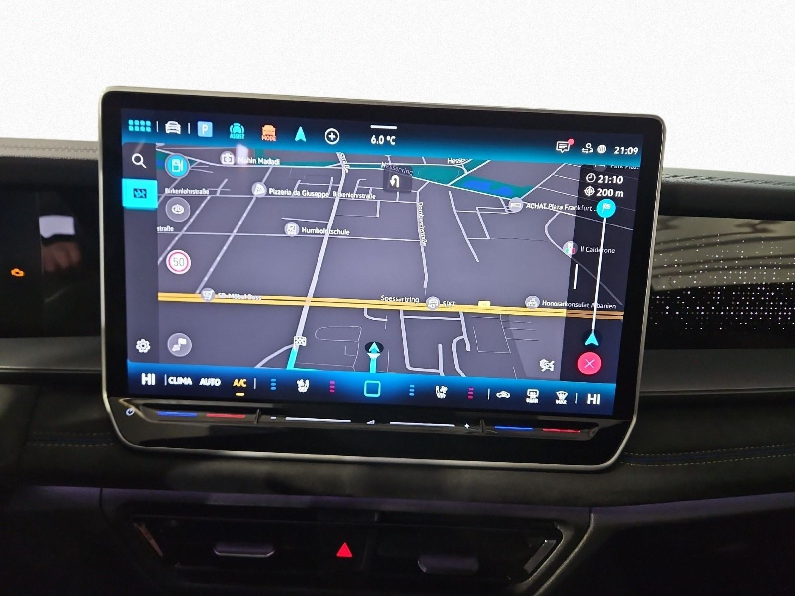 Tayron R-Line 2.0 TDI 4M DSG AHK+PANO+LEDER+HUD+STANDHZ