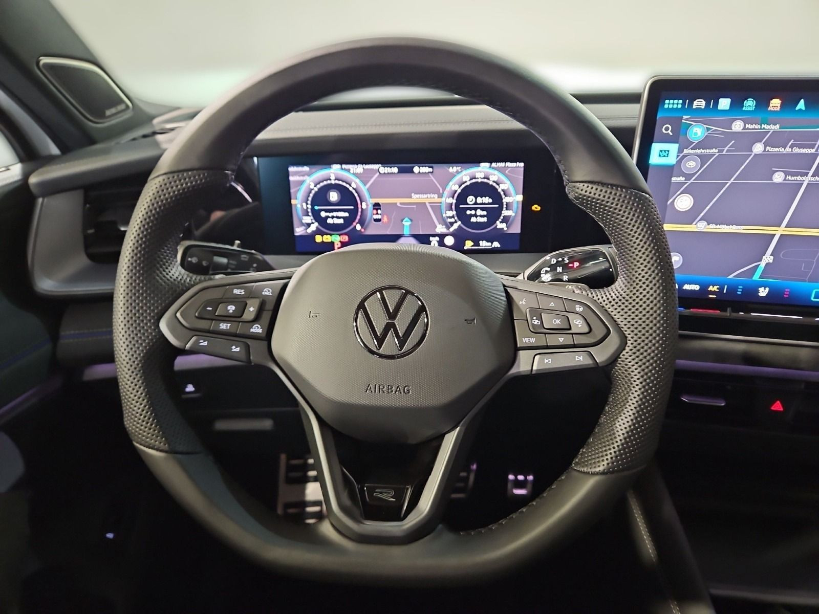 Tayron R-Line 2.0 TDI 4M DSG AHK+PANO+LEDER+HUD+STANDHZ