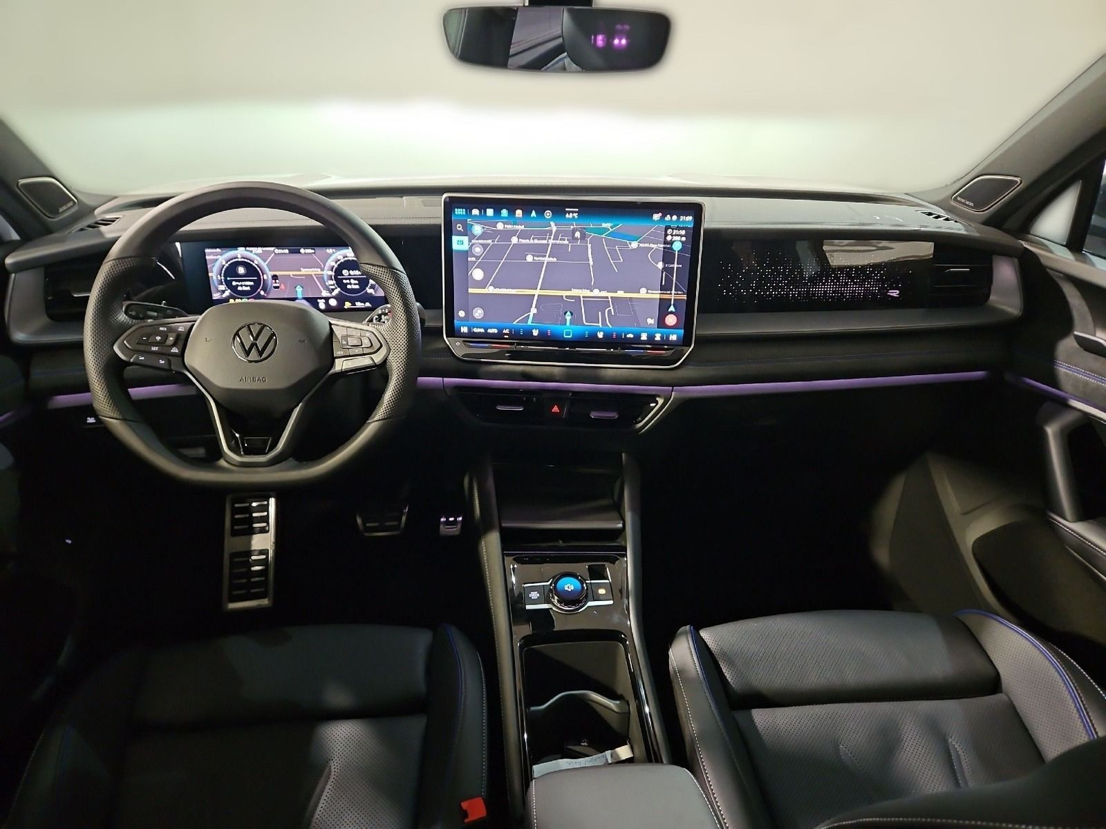 Tayron R-Line 2.0 TDI 4M DSG AHK+PANO+LEDER+HUD+STANDHZ