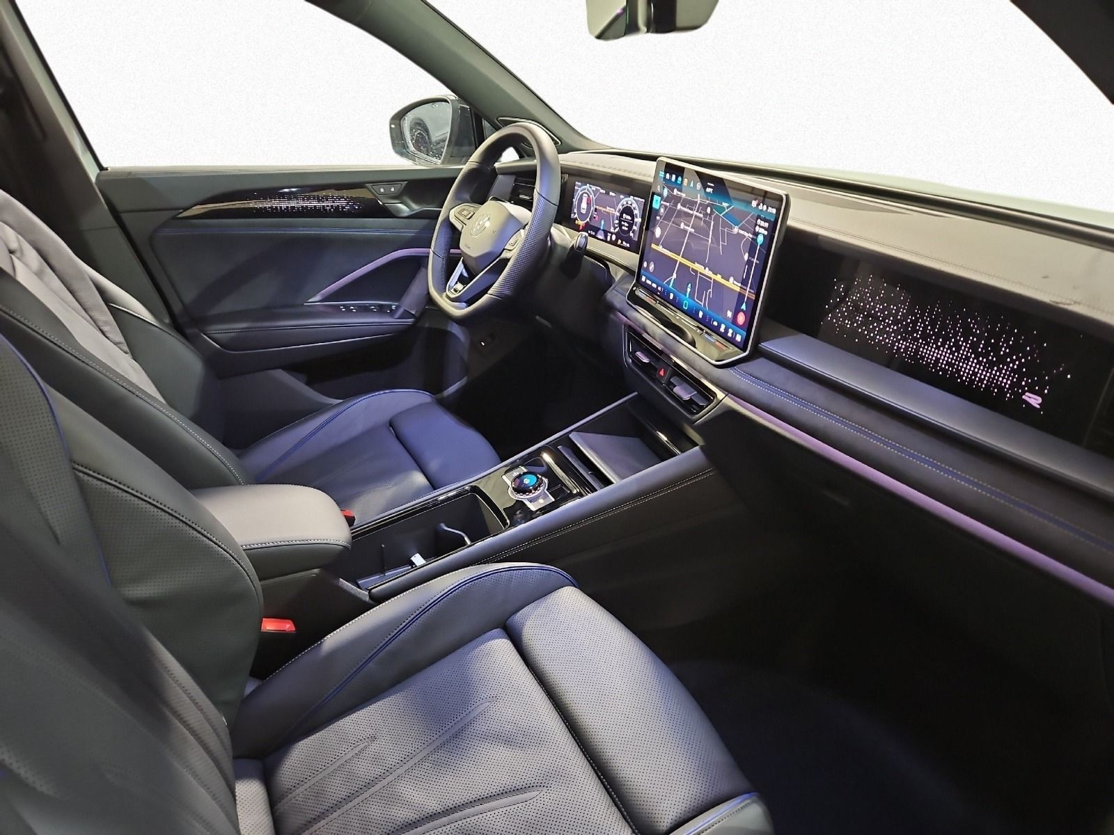 Tayron R-Line 2.0 TDI 4M DSG AHK+PANO+LEDER+HUD+STANDHZ