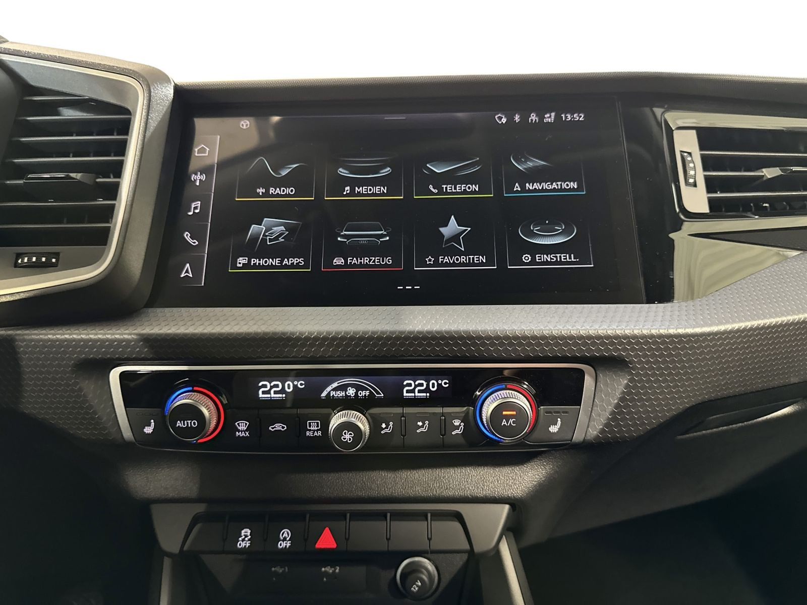 A1 Sportback 30 TFSI ADVANCED SMARTPHONE INTERFACE+DCP+PDC+DAB