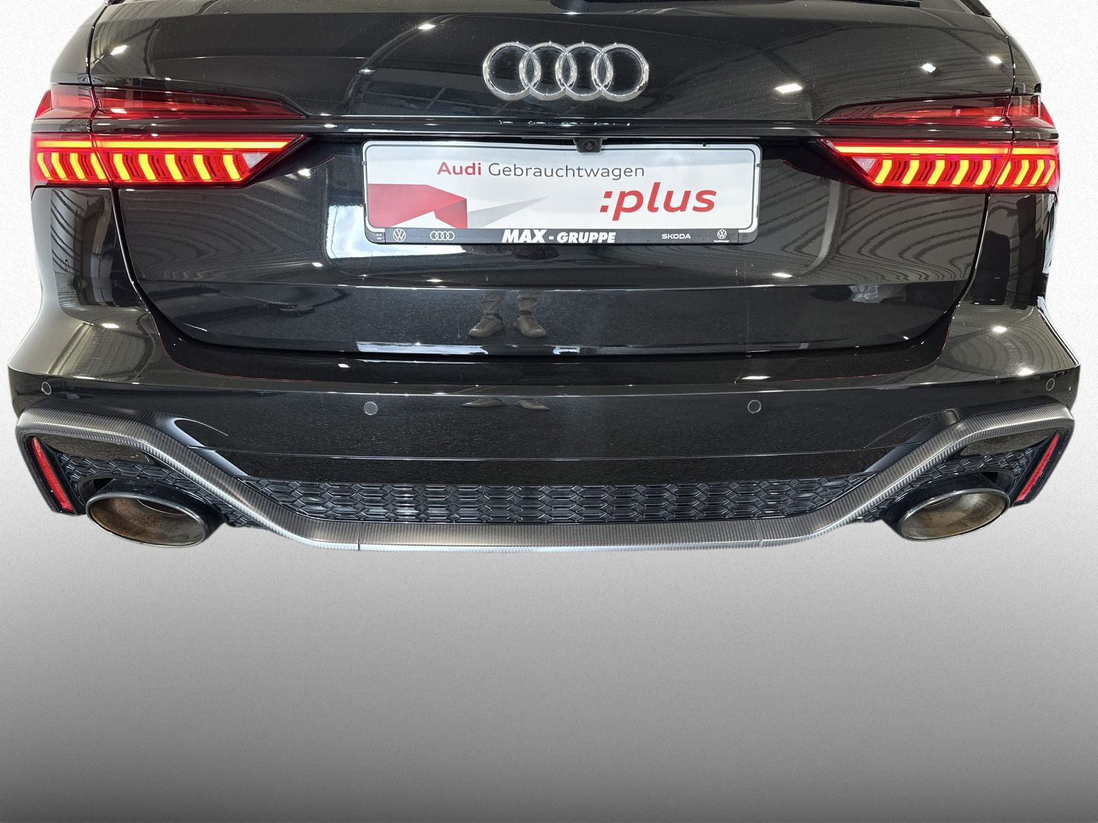RS6 Avant PERFORMANCE 305KM/H+PANO+KERAMIK+AHK+