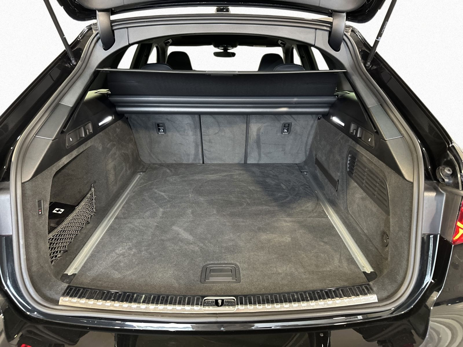 RS6 Avant PERFORMANCE 305KM/H+PANO+KERAMIK+AHK+