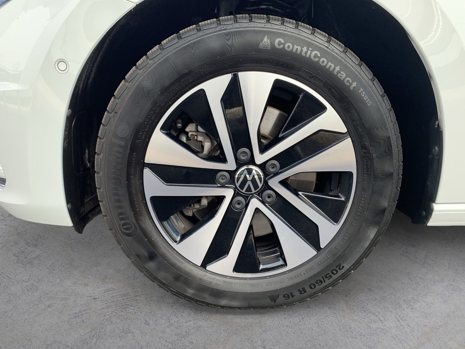 Touran 2.0 TDI COMFORTLINE ENERGY DSG IQ LIGHT+KAMERA+AHK