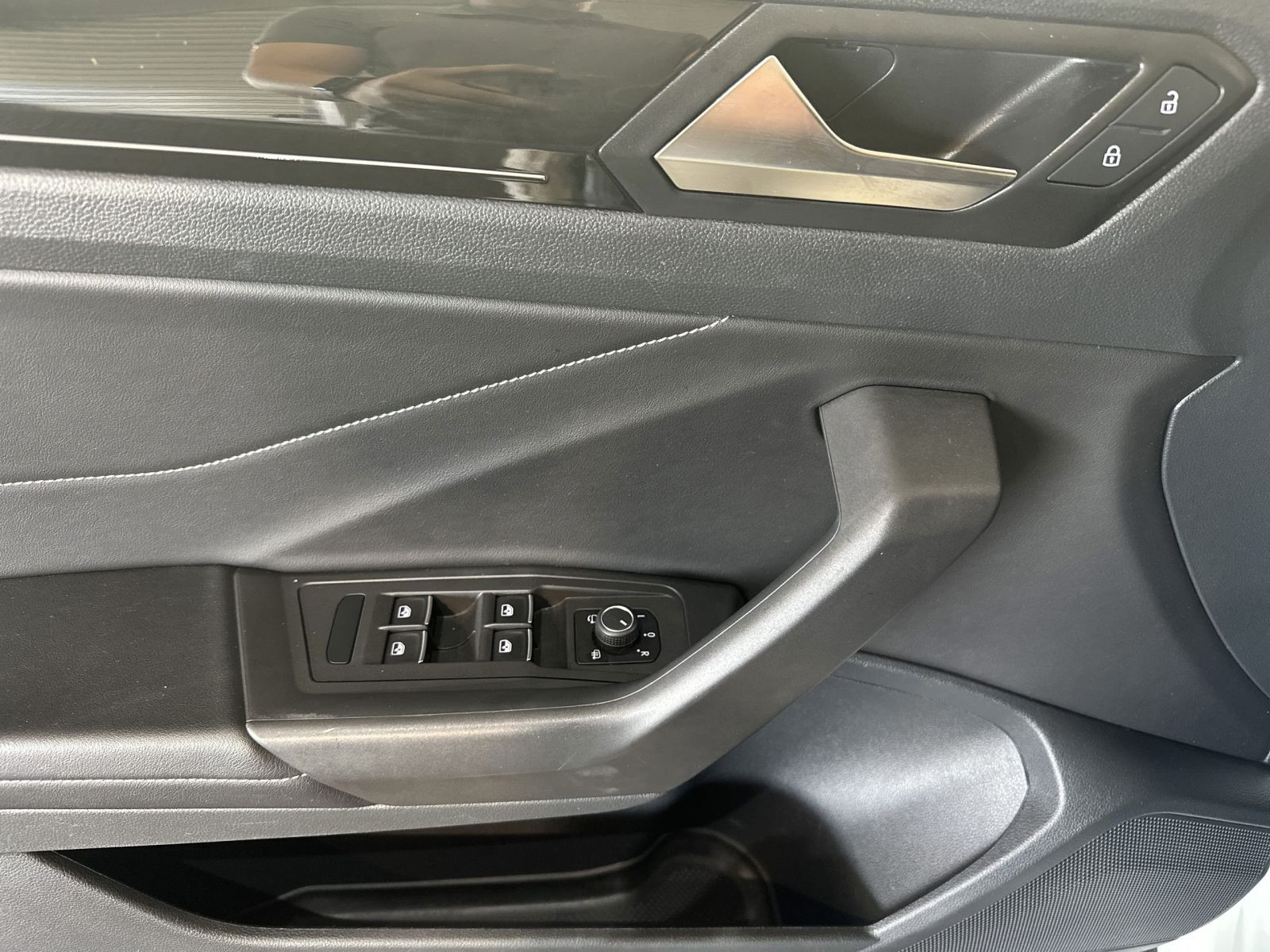 T-Roc Cabriolet 1.5 TSI DSG R LINE IQ.LIGHT+APP+
