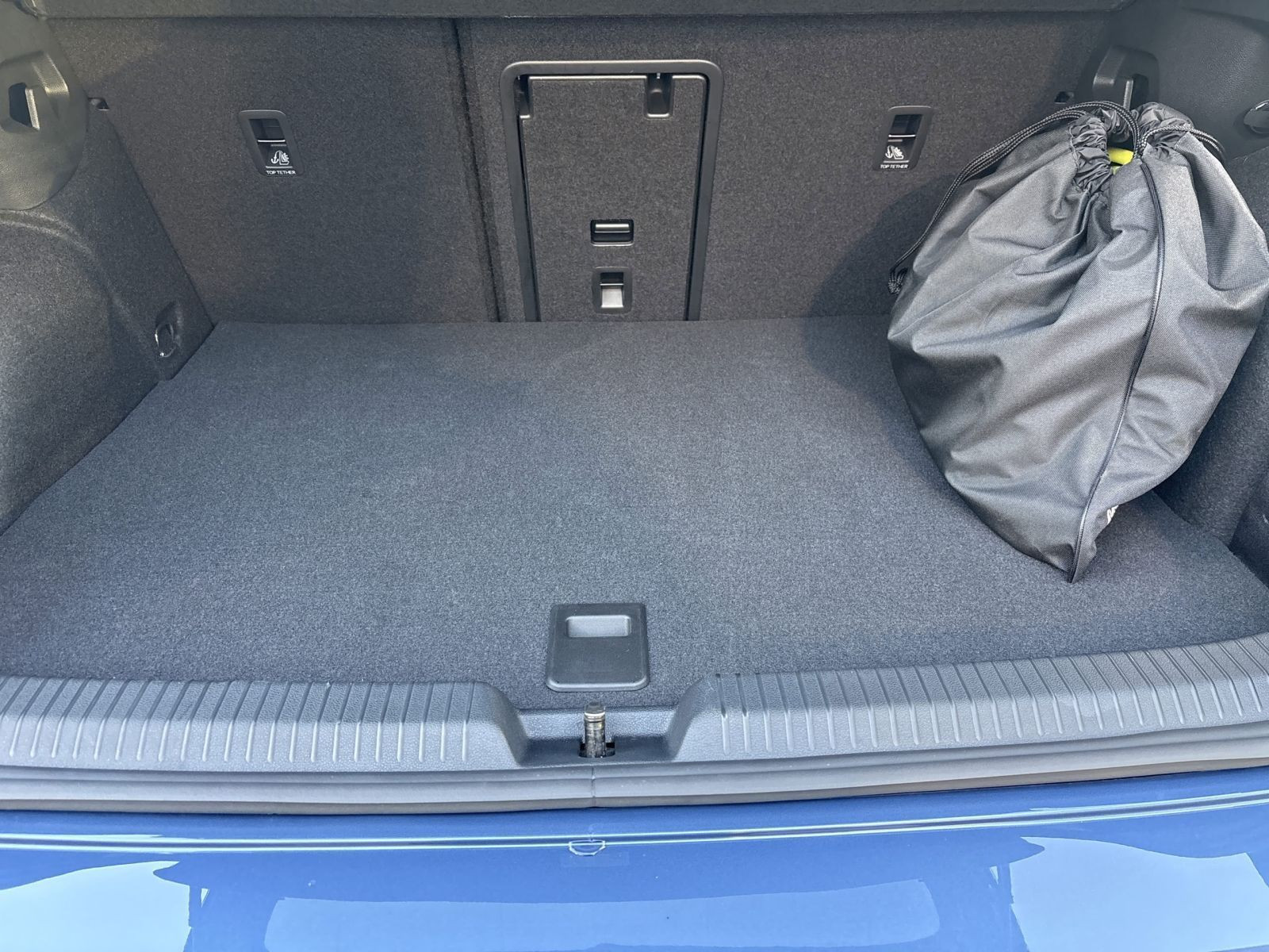 Golf VIII 1.5 eHybrid DSG ENERGY LED+AHK+PANO+ACC