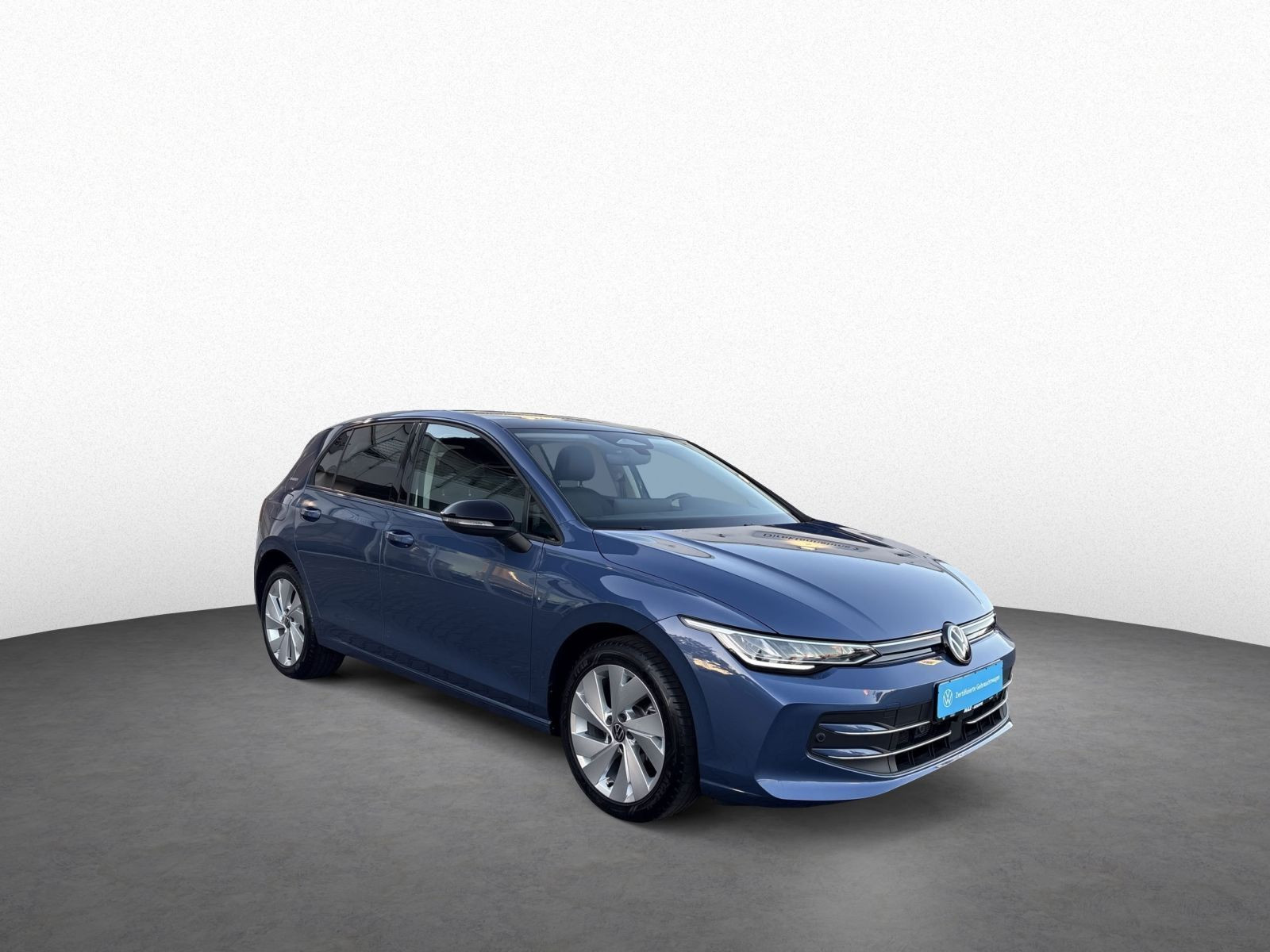 Golf VIII 1.5 eHybrid DSG ENERGY LED+AHK+PANO+ACC