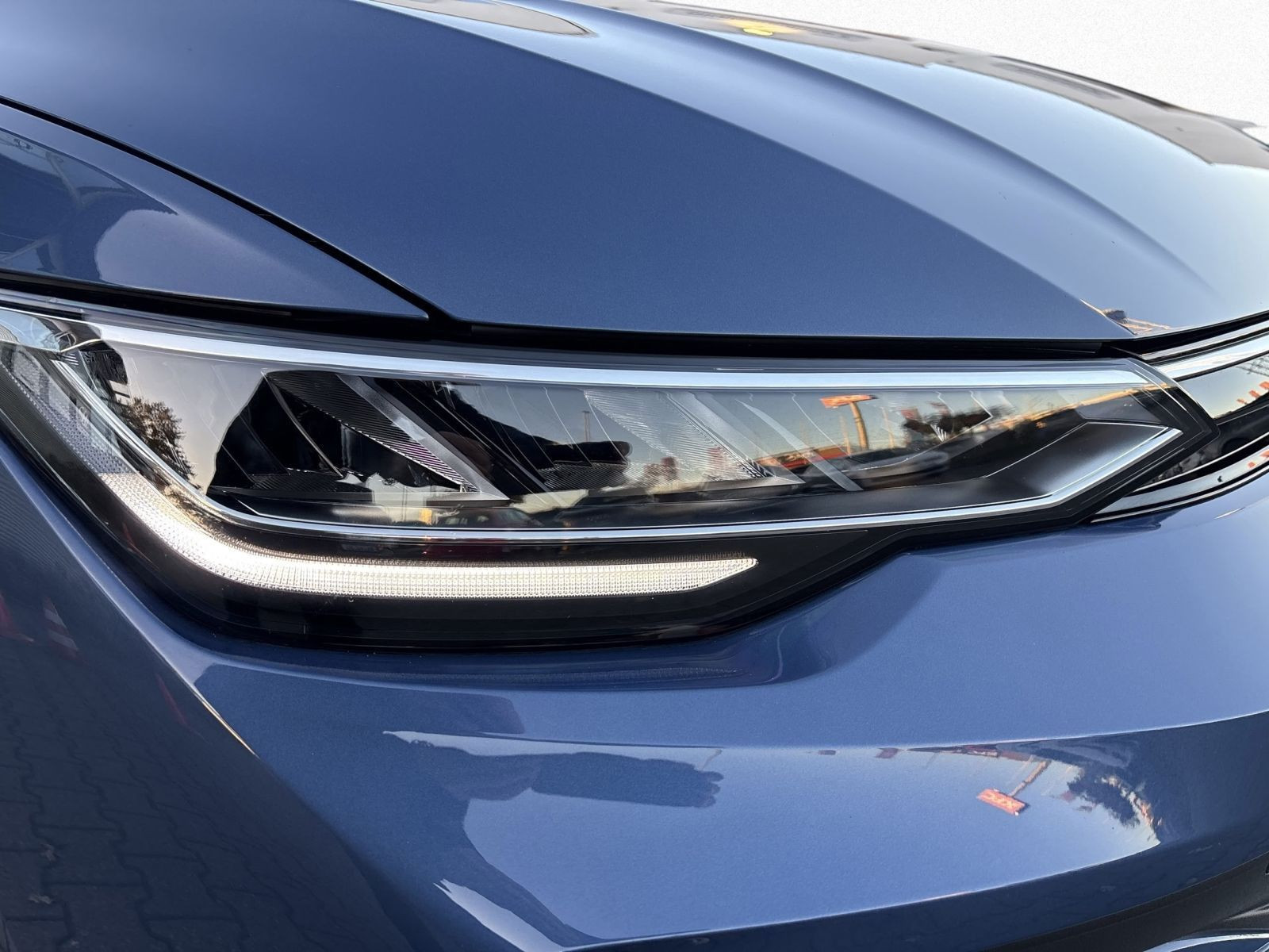 Golf VIII 1.5 eHybrid DSG ENERGY LED+AHK+PANO+ACC