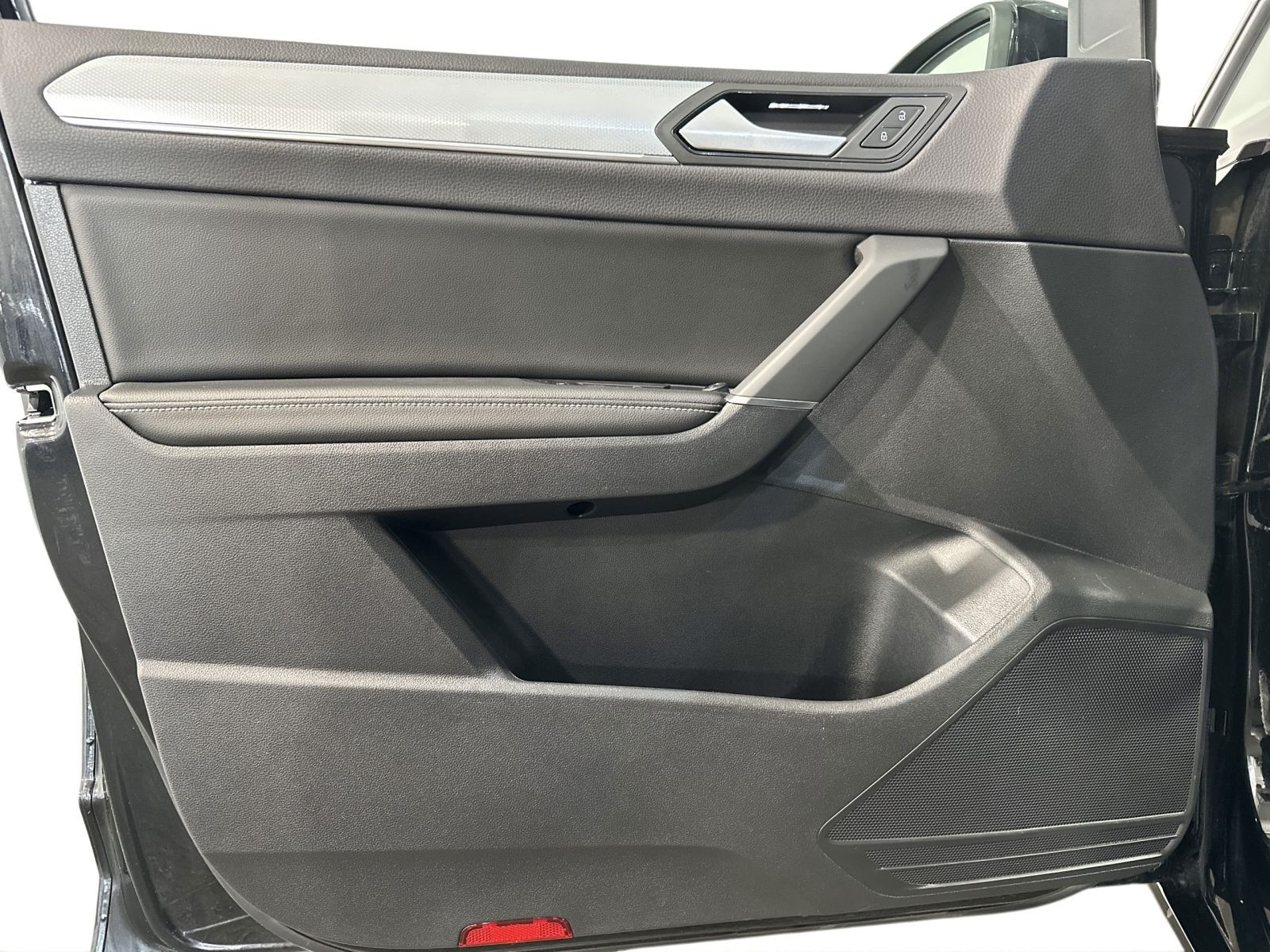 Touran 2.0 TDI DSG ENERGY 7-SITZE IQ.LIGHT+AHK+DCP