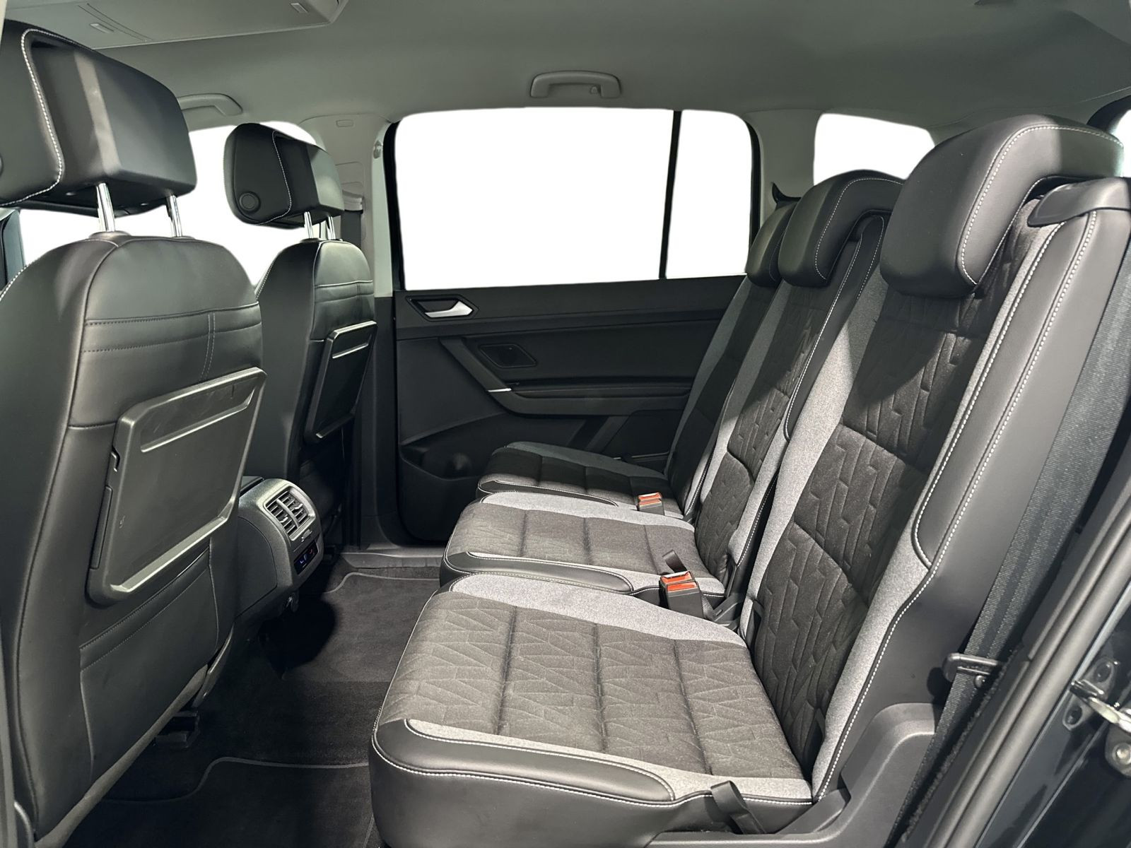 Touran 2.0 TDI DSG ENERGY 7-SITZE IQ.LIGHT+AHK+DCP