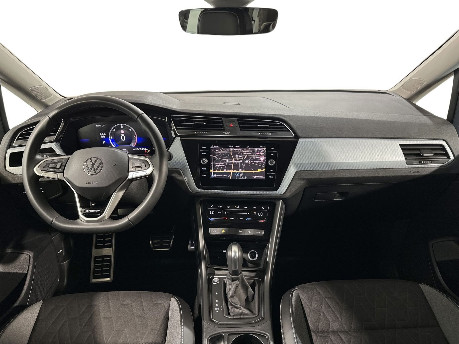 Touran 2.0 TDI DSG ENERGY 7-SITZE IQ.LIGHT+AHK+DCP
