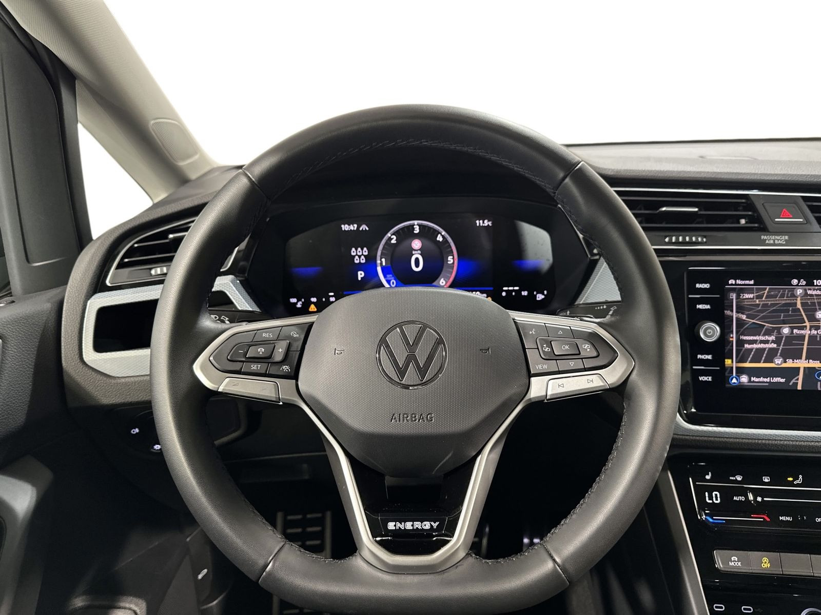 Touran 2.0 TDI DSG ENERGY 7-SITZE IQ.LIGHT+AHK+DCP