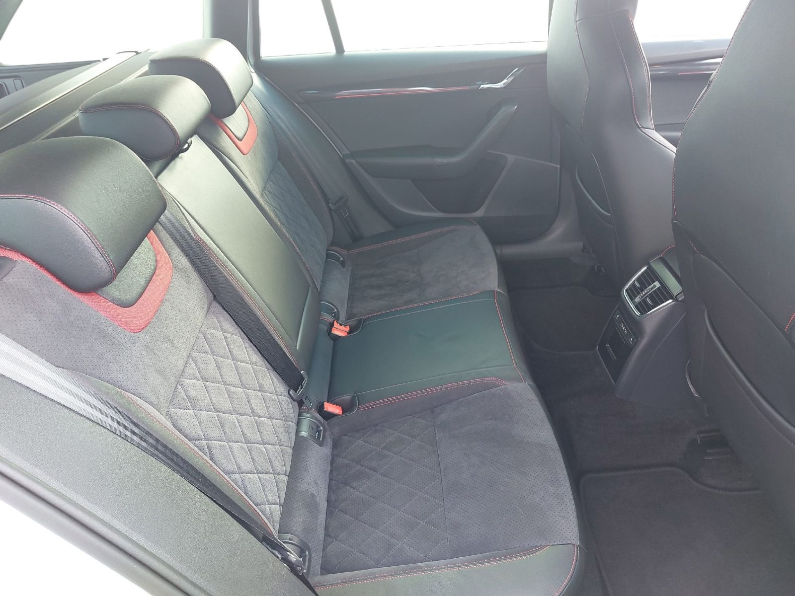 Octavia Combi RS 2.0 TDI 135 kW 4x4 LED*PANO*ACC
