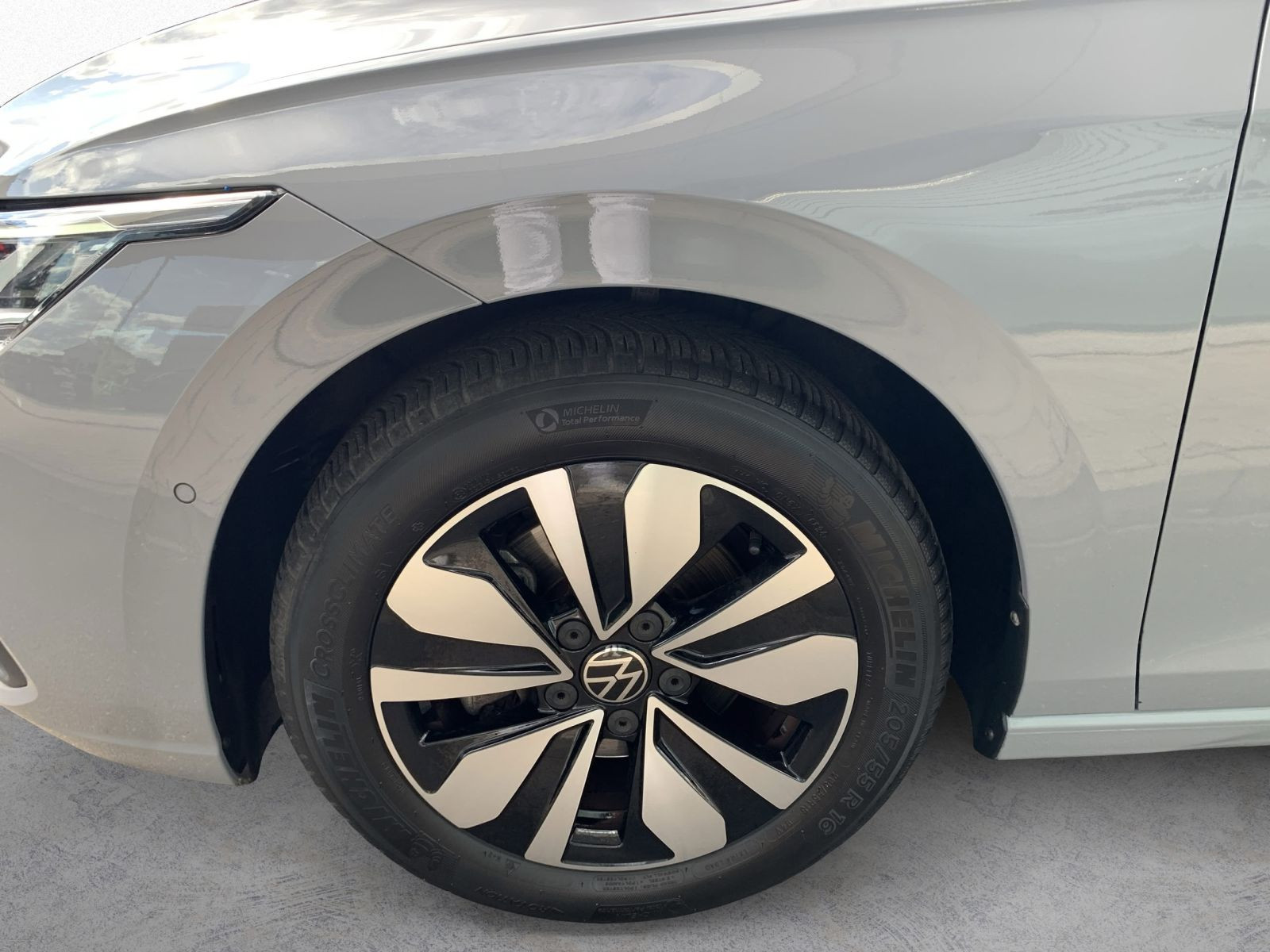 Golf VIII MOVE 1.0 TSI +LED+APP+DCP+KAMERA+NAVI+