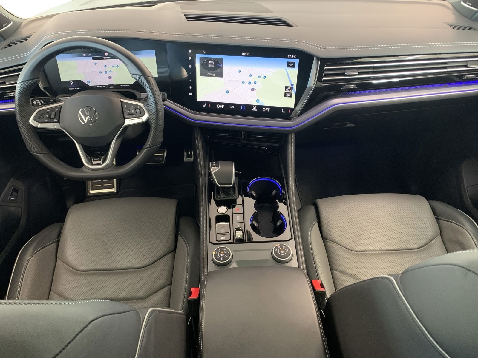 Touareg 3.0 TDI DSG 4M R LINE IQ.LIGHT+AHK+PANO+