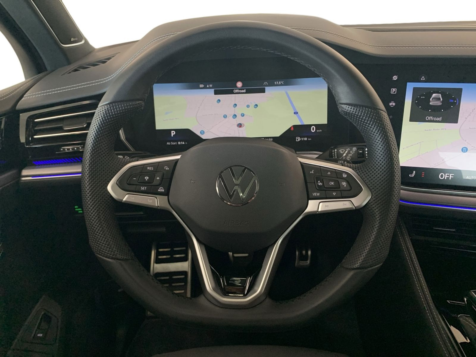 Touareg 3.0 TDI DSG 4M R LINE IQ.LIGHT+AHK+PANO+