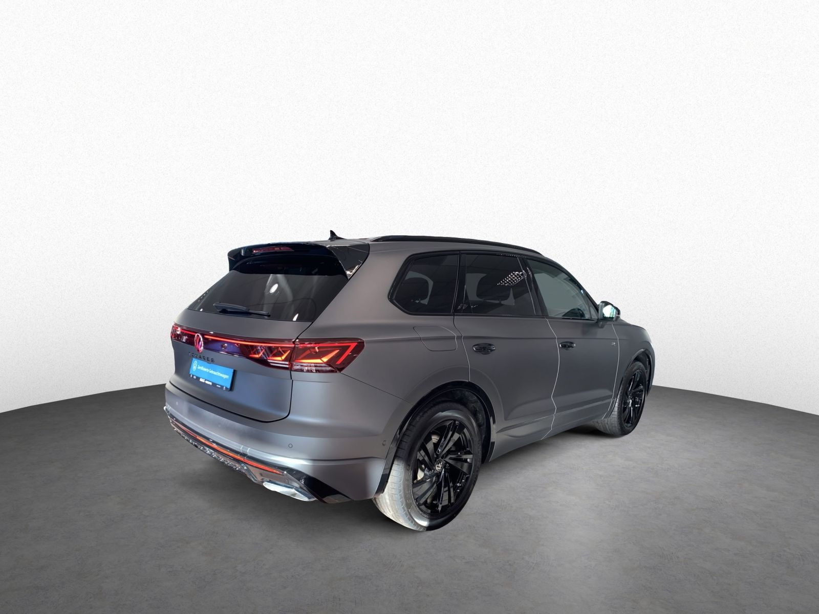 Touareg 3.0 TDI DSG 4M R LINE IQ.LIGHT+AHK+PANO+