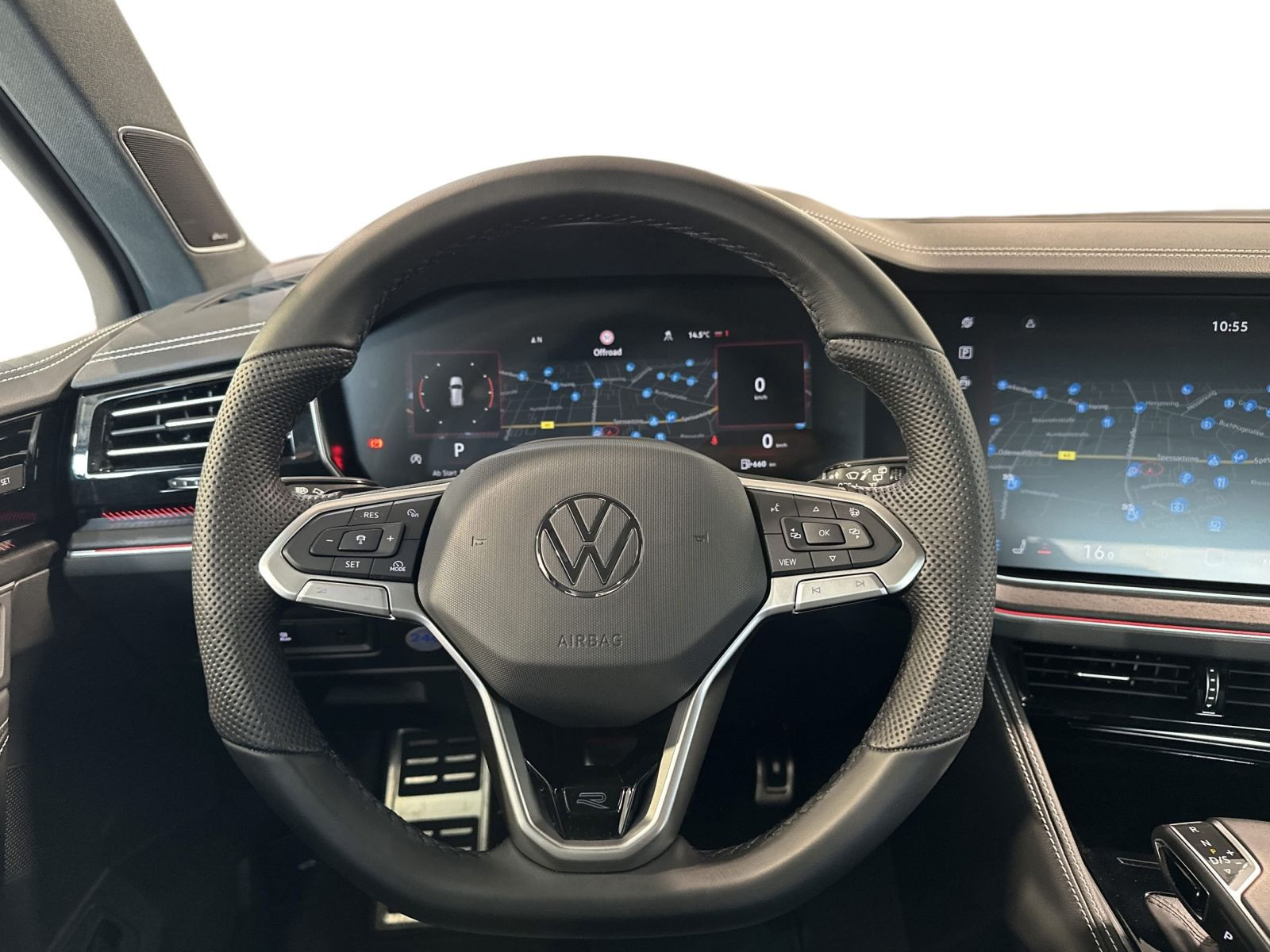 Touareg 3.0 TDI DSG 4M R LINE IQ.LIGHT+AHK+PANO+