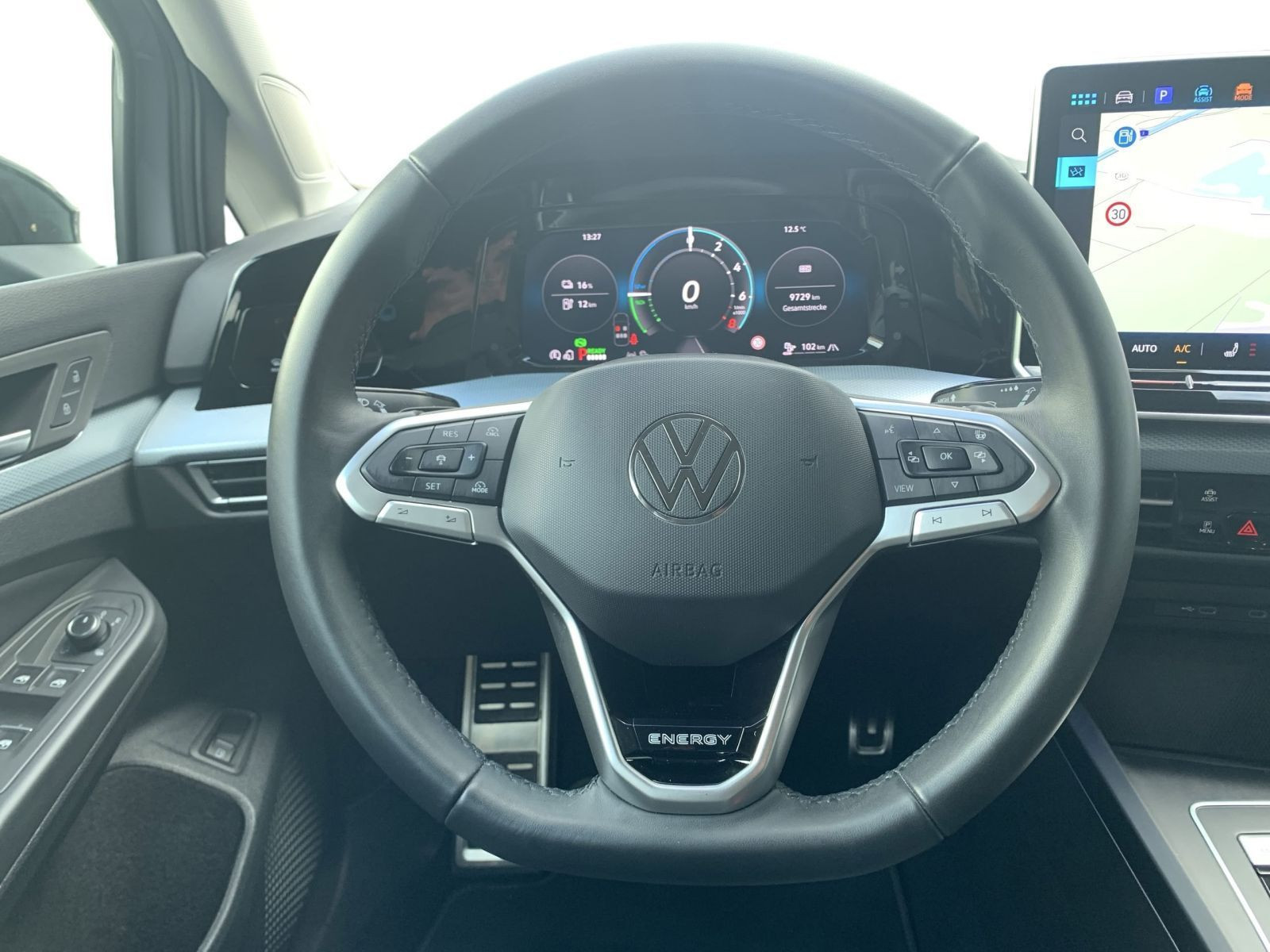 Golf VIII 1.5 eHybrid DSG ENERGY LED+AHK+HUD+DCP