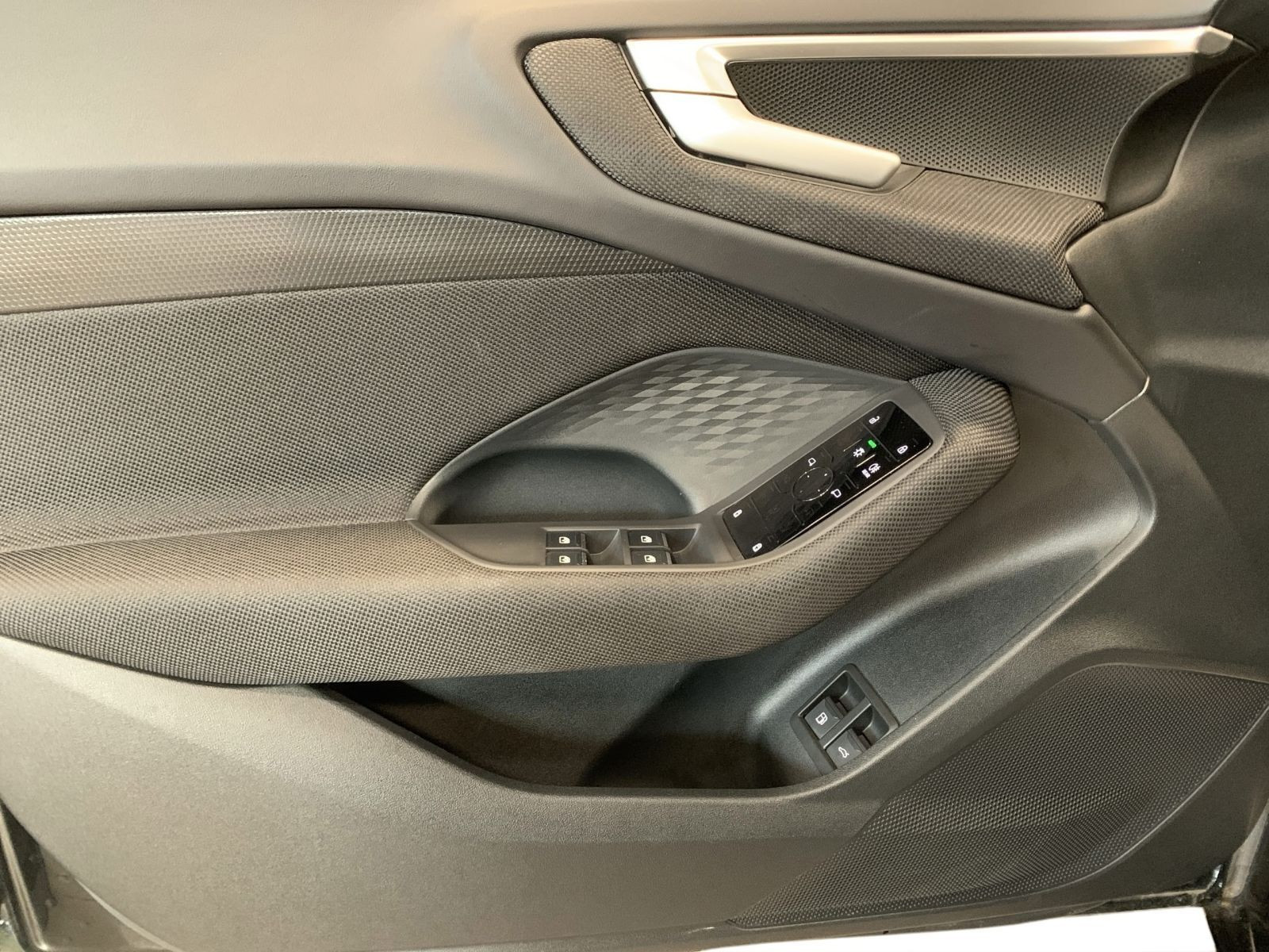 A5 Avant e-hybrid QUATT +LED+AHK+KAMERA+VCP+ALU+