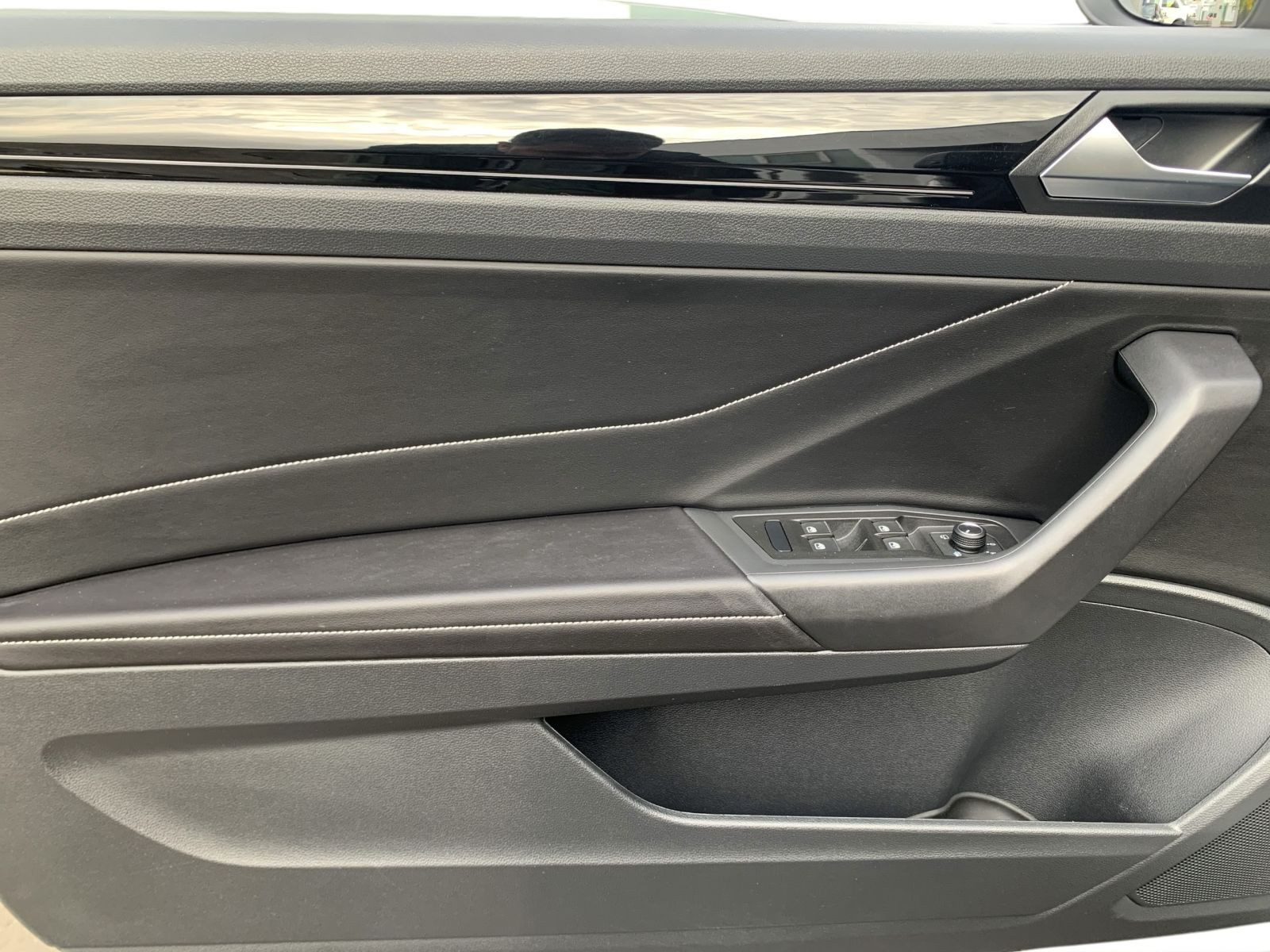 T-Roc Cabriolet 1.5 TSI DSG R LINE IQ.LIGHT+AHK+