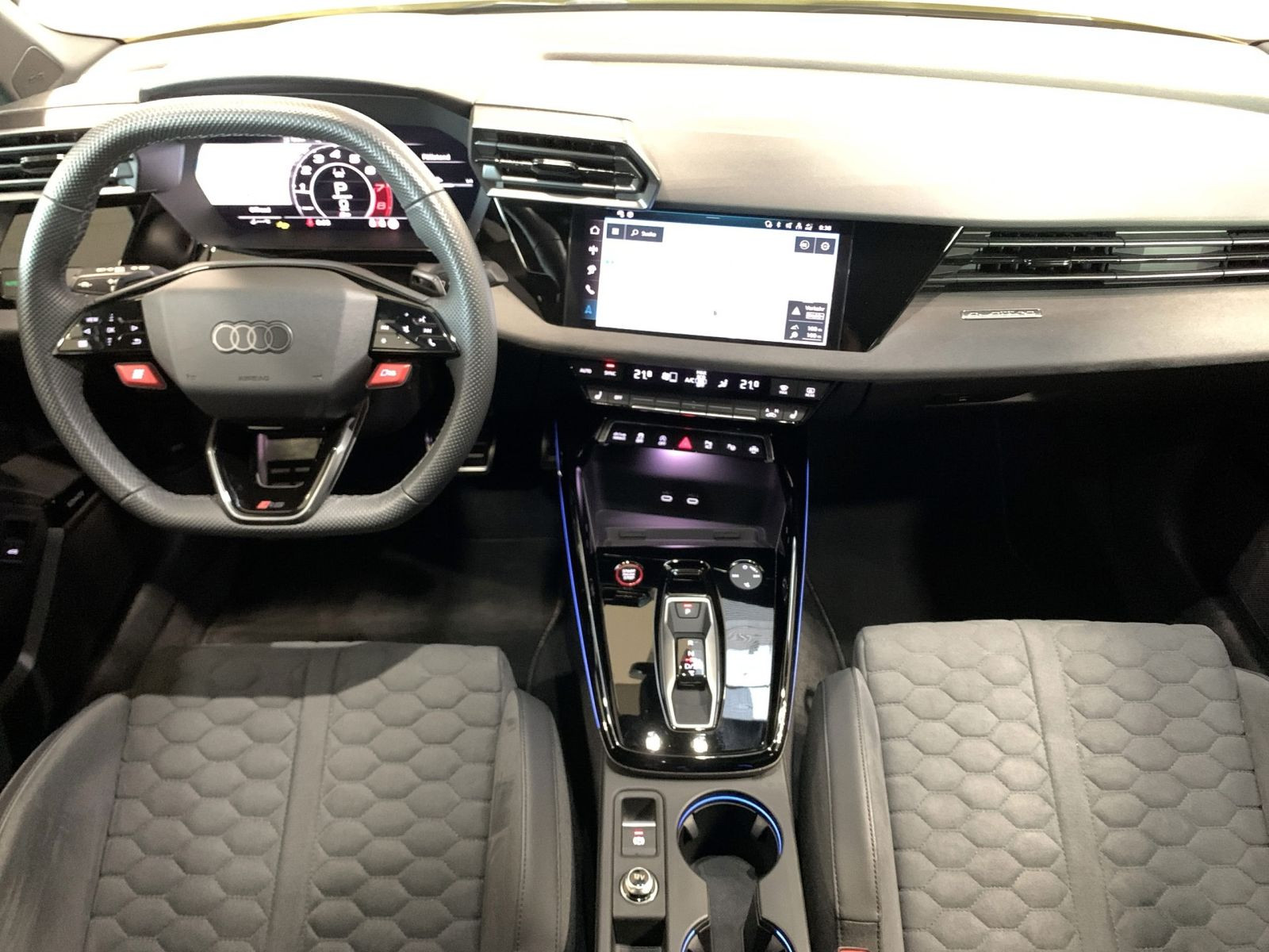 RS3 Sportback SCHALENSITZE 280KM/H +HUD+SONOS+MATRIX+SAGA