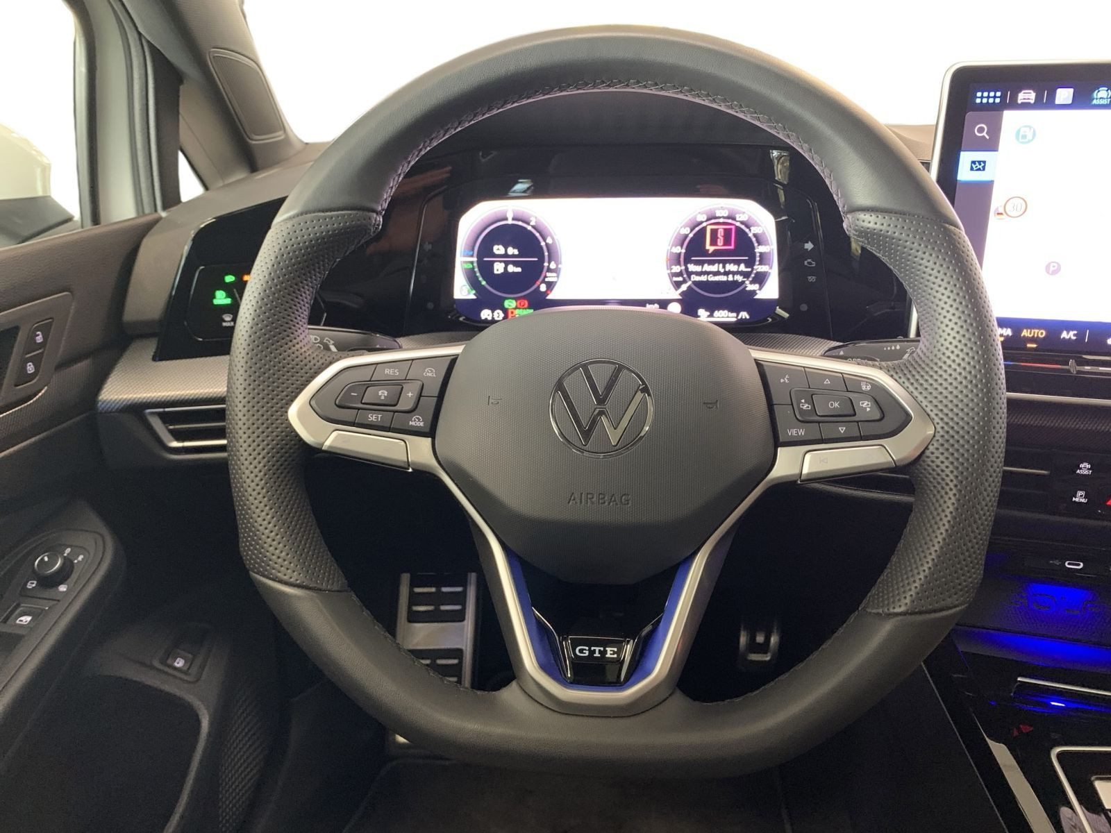 Golf VIII GTE 1.5 TSI eHYBRID IQ LIGHT+PANO+KAM+AHK