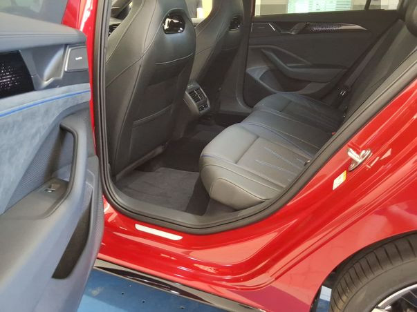 Passat Variant 2.0 TDI 4M R LINE 360°+AHK+H&K+HUD+IQ