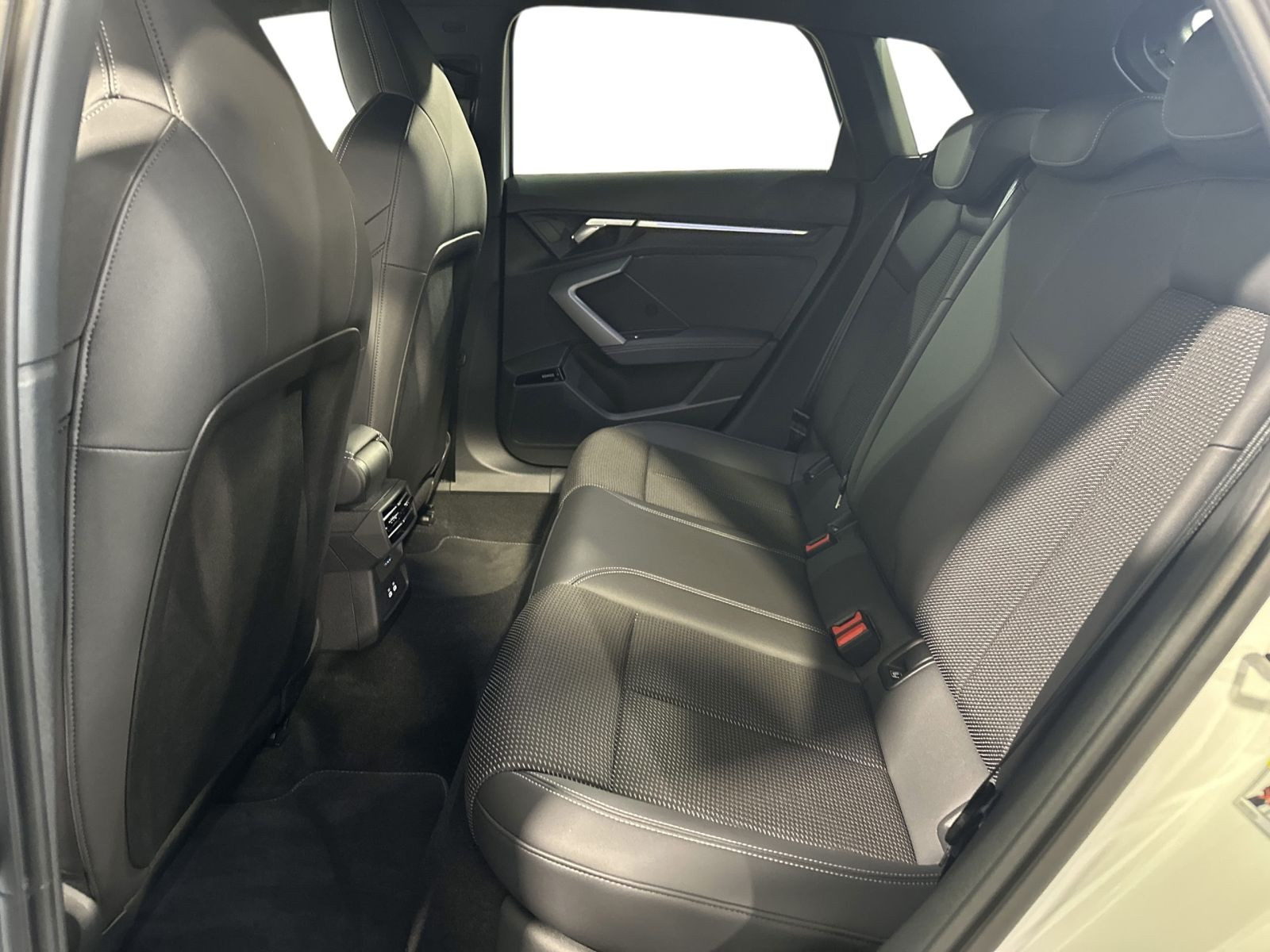 A3 Sportback 2.0 TDI S LINE SONOS+MATRIX+AHK+PANO+HUD