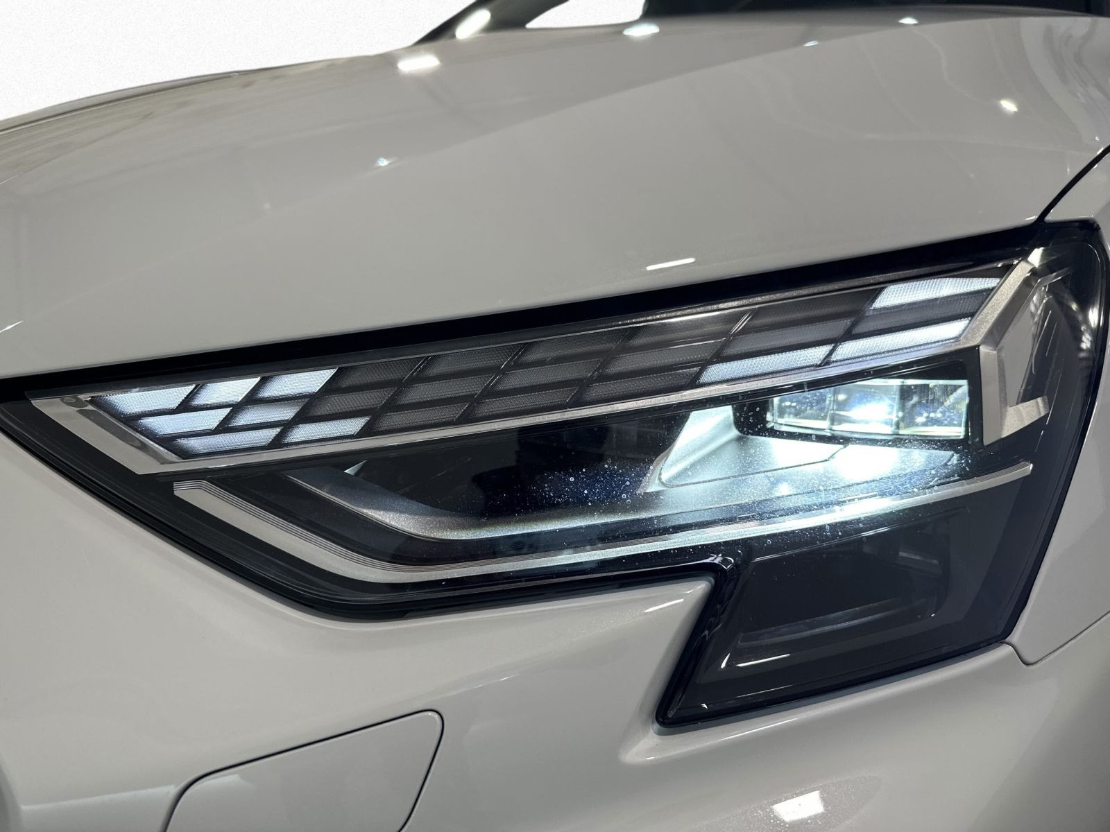 A3 Sportback 2.0 TDI S LINE SONOS+MATRIX+AHK+PANO+HUD