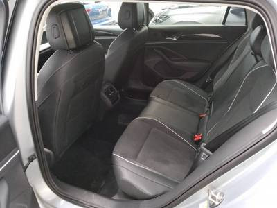 Passat Variant 2.0 TDI DSG BUSINESS LED+KAMERA+AHK+PDC+DCP+