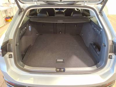 Passat Variant 2.0 TDI DSG ELEGANCE IQ LIGHT+360°+AHK+HUD+PDC+DCP+ACC