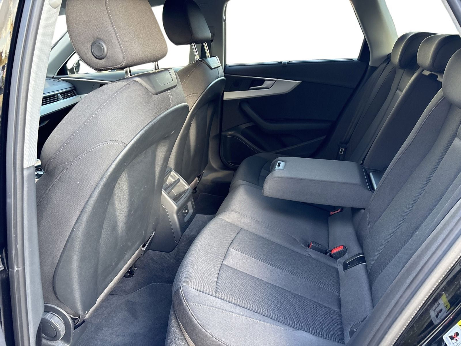 A4 Avant 40 TDI LED+KAMERA+MMI NAVI+ALU+PDC+SHZ+