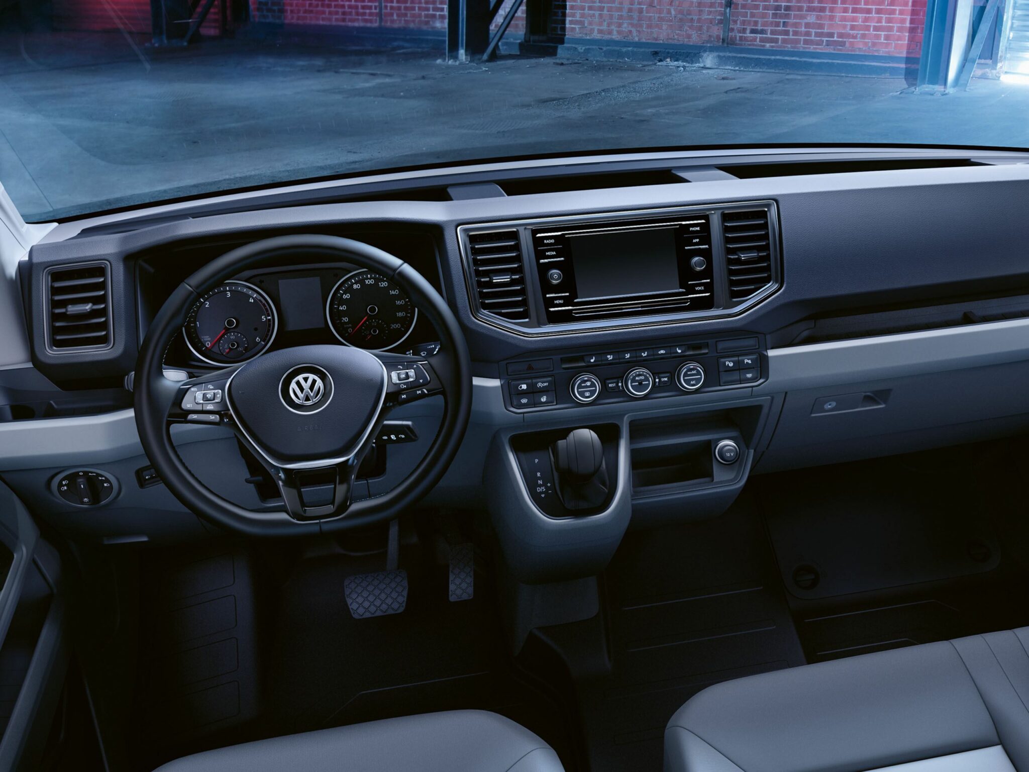 cr1809-vw-crafter-van-interior-design-4x3-2560x1920-1-2048x1536-1